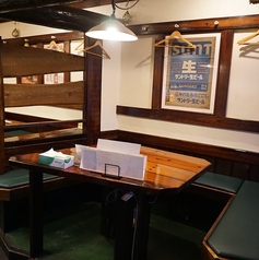 6名様掛け・4名様掛けのテーブル席をご用意しております。