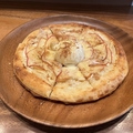 料理メニュー写真 紅玉リンゴのスイーツピザ