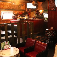 アメリカンな空気が漂う店内にロックが響き、お酒や料理だけではなく音楽もお楽しみいただけます。