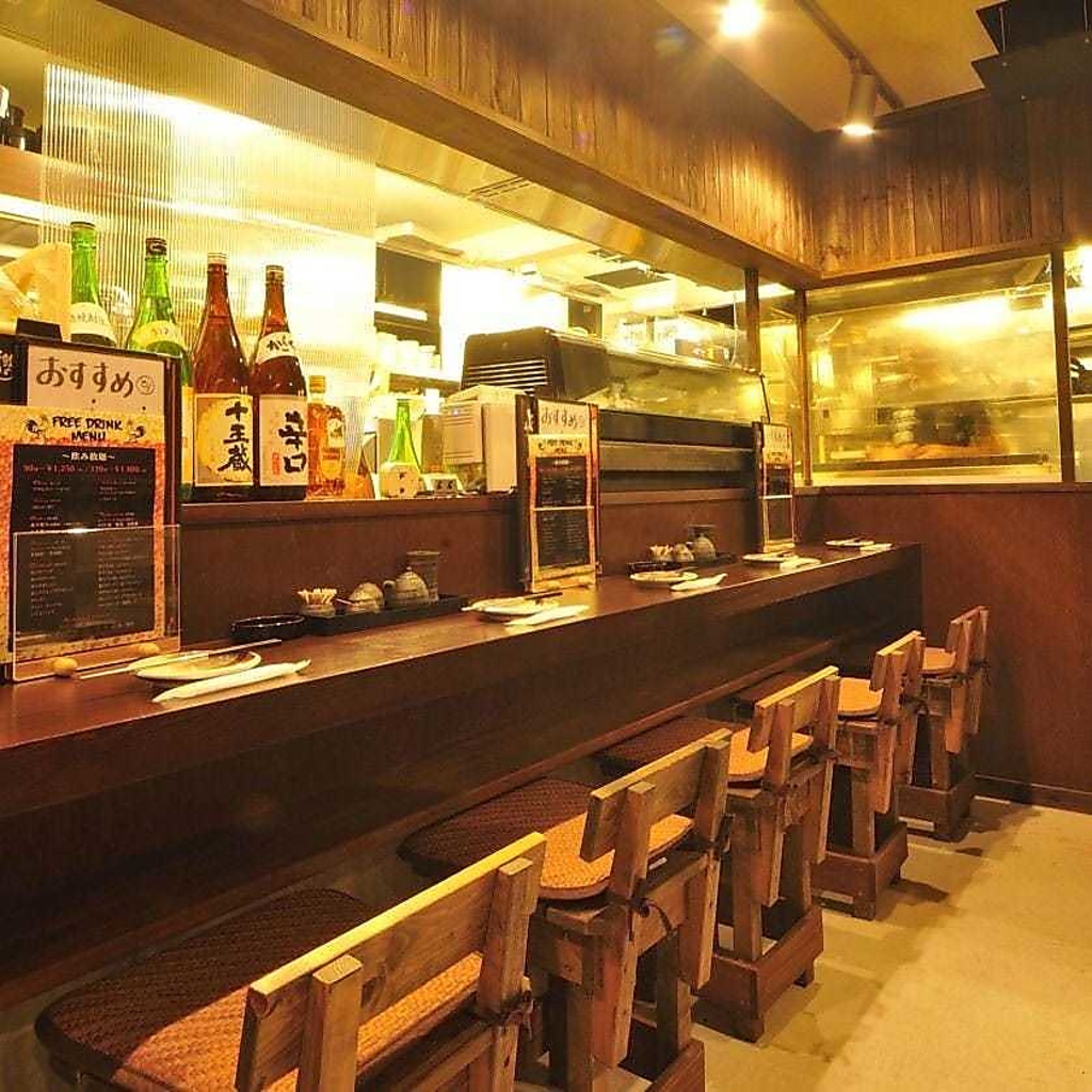 お一人様も大歓迎のカウンター席♪職人の技を目の前で感じながら美味しいお料理をお楽しみください◎