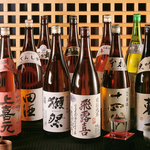 愛知県の日本酒を中心に、全国の日本酒を厳選致しました。焼酎も数多く取り揃えております。