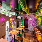 カッコいい店内でネオン居酒屋をお届け◎韓国の煌びやかな街並みをイメージした映え店内☆★☆