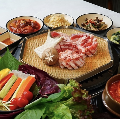 【多彩なジャンルを満喫】韓国風中華・サンパ・ムルフェ冷麺を一度に味わえます♪