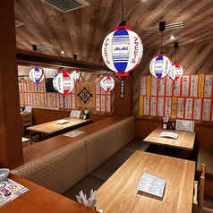 大きなテーブル席ご用意しております！会社宴会やちょっとしたお集まりにオススメ！シーンに合わせてご利用ください！