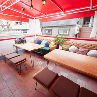 特別な日を彩る、心地よいテラス空間でBBQ