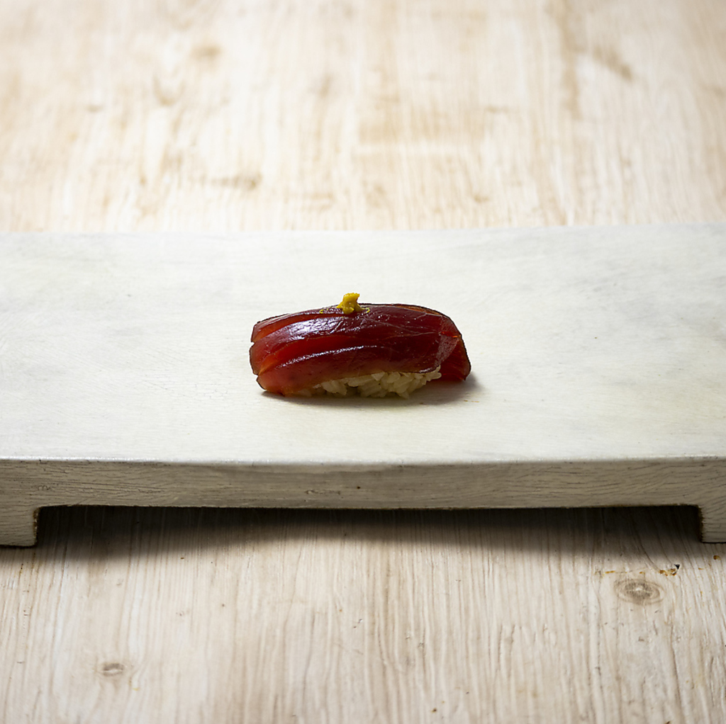 二たか 握り、おつまみ、甘味までのお任せ寿司コース全20をお好きなだけお召上がりいただけます。