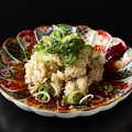料理メニュー写真&nbsp;酒飲みには大好評“近江牛ウルテ湯引き”