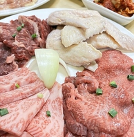 和牛カルビ、ハラミ、牛タンも旨みたっぷり！