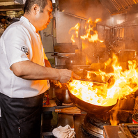 この道30年超えの料理人が腕を振るう