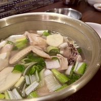 鳥一羽の迫力！韓国の味”タッカンマリ”を特製タレで