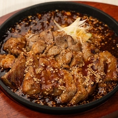 豚ロースの旨辛鉄板ステーキ