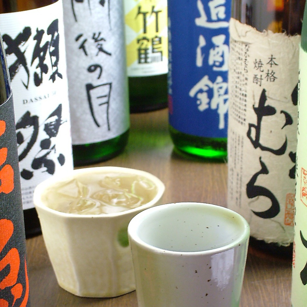 「あれもこれも飲んでみたい」という方に！岡山の地酒含む、14種から3種選べる飲み比べセット500円★