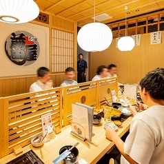 店内中央のテーブル席は当日用のお席となっており、最大12名様までお座り頂けます。【もつ鍋 前田屋】