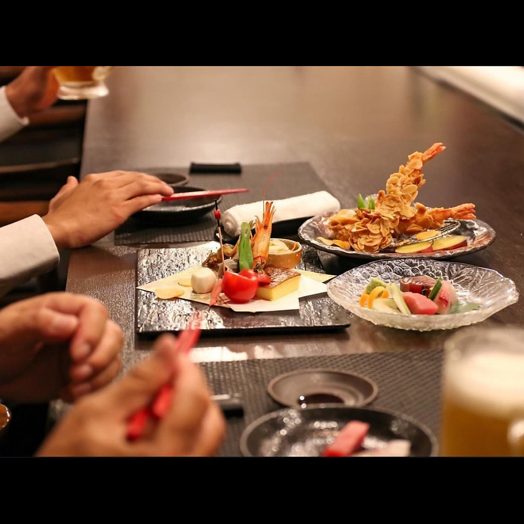 落ち着いた雰囲気の中、旬の食材を堪能◎市場直送の新鮮食材や、他では味わえない全国の珍しい料理♪