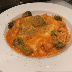 海老とモッツァレラのトマトクリームパスタ