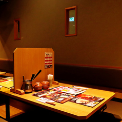 落ち着いた空間でしゃぶしゃぶをお愉しみください♪ご宴会や記念日、デート、女子会などのプライベートなど、落ち着いた空間で優雅なひと時を♪ぜひ体感していただき、最高のお時間をお過ごしくだしさい☆こだわりの逸品が楽しめる飲み放題付コースをご用意しておりますので、併せてご利用くださいませ。