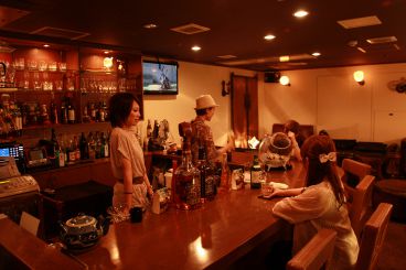 BAR ぷらす＋ぷらすの雰囲気1