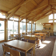 2名様掛けと4名様掛けのテーブル席をご用意しております。