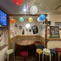 【ソファー】テーブルは移動が可能で、様々な人数に合わせてご対応が可能です♪ふらっと少人数でのご利用でも、ワイワイ楽しむ宴会やパーティーでも、それぞれのシーンに合わせてご対応させて頂きます☆