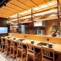 カウンター席は全10席です。【もつ鍋 前田屋】