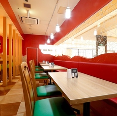 明るく清潔感のある店内で食事が進むこと間違いなし！団体様も受け付け中です！