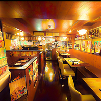 暖色の照明が心地良い店内♪