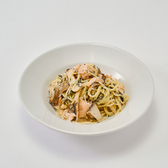 サーモンと岩海苔のクリームソース　（生パスタ）