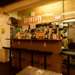 おひとり様やデートにもオススメなカウンター席★隣り合って座れるので距離が近く親密度が増すかも？