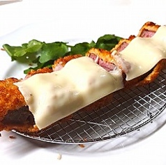 あつぎ豚のミラノ風カツレツ、モッツアレラチーズのせ