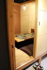 4名様用のお席です。女子会やママ会も当店にお任せください！個室なので安心して黒毛ます！