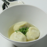 肉汁溢れる大きな水餃子(3個)