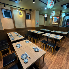 ◆大型宴会・貸切対応(最大90名様)神田駅近の好立地!最大90名様までの大型宴会・貸切に対応可能◎会社宴会、歓送迎会、決起会、同窓会など大規模イベントにも最適。広々とした空間で一体感のあるパーティーを実現します。幹事様も安心のアクセス抜群な会場です。