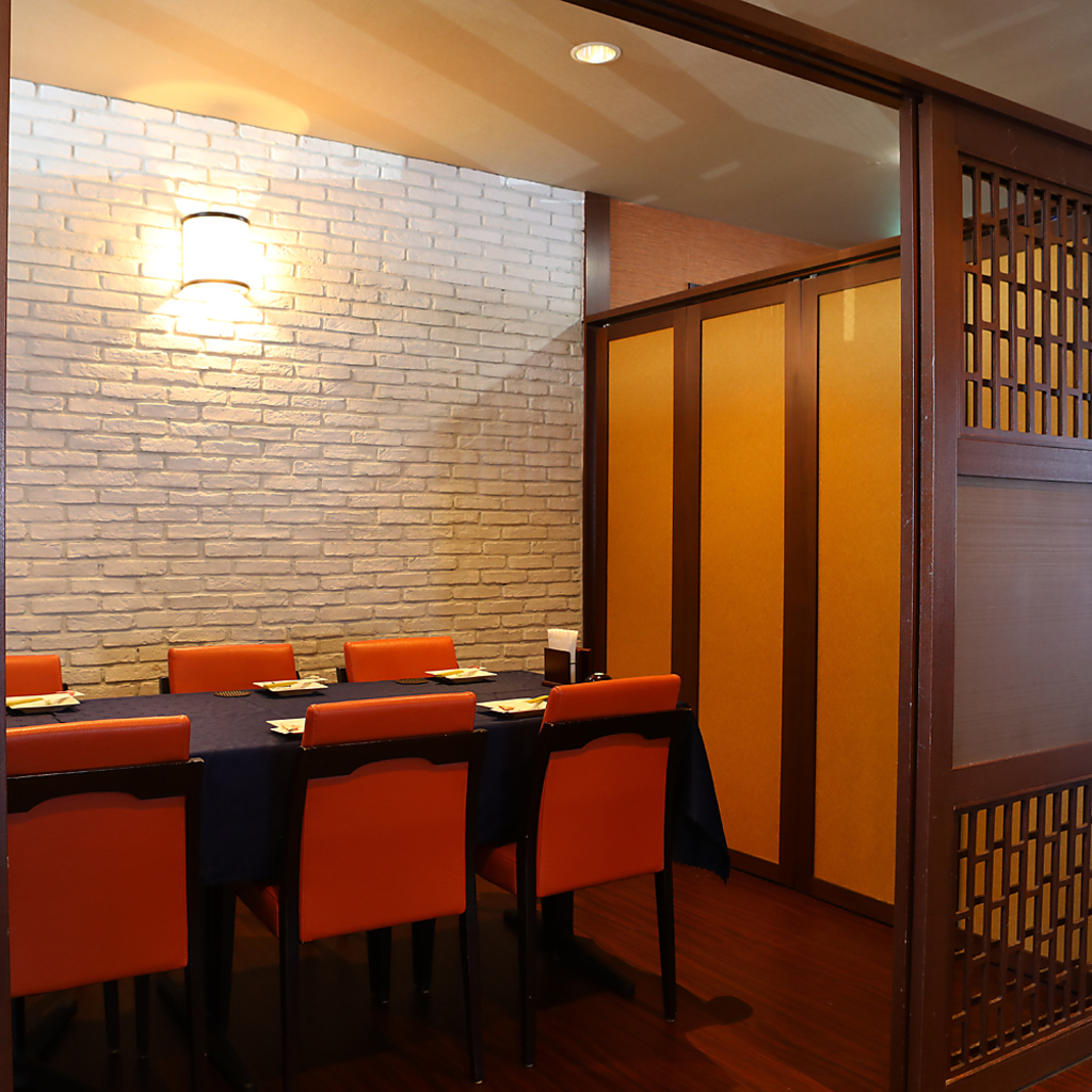 カウンターや個室等、どんなシーンでもご利用いただけるレストラン