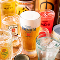 飲み放題メニューは圧巻の全100種類以上！生ビールをはじめ、カクテル、サワー、ハイボール、日本酒、焼酎、ソフトドリンクまで幅広く取り揃えており、お酒が好きな方も苦手な方も楽しめる充実のラインナップです。女性同士の飲み会やデート、もちろん会社の宴会や各種ご宴会にもぴったり！