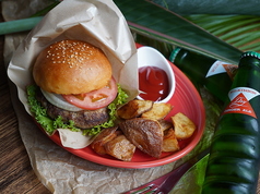 AGED特製ハンバーガー＆ポテト