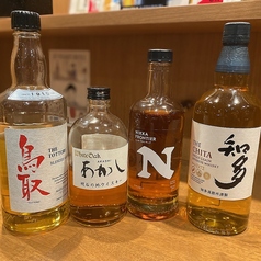 全国の地ウイスキーを定期的に入れ替えています！