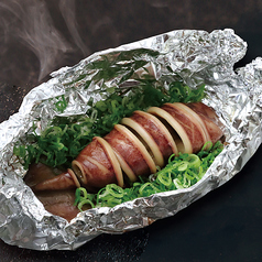 丸ごとイカの姿焼き/熟成醤油の焦がしガーリック カットステーキ　各