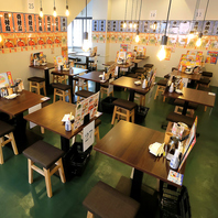 《新大宮で宴会》木を基調とした落ち着きのある店内
