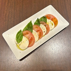 トマトとモッツァレラのカプレーゼ
