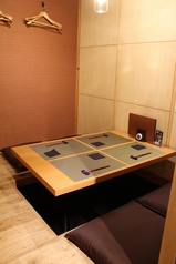 掘りごたつ席はゆったり楽しめるお席です。子供連れのファミリーにも大好評です。