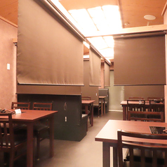 仕事仲間との飲み会や女子会・コンパにもおすすめの半個室。プライベートな空間で一緒に鍋をつつけば自然と仲も深まります♪お子様連れのご家族のご利用にもおすすめ。周囲を気にせずゆったりおくつろぎいただけます。