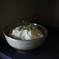 茹で伸びしにくい抜群のコシとつるみが最大の魅力です。