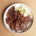 料理メニュー写真&nbsp;食堂おすすめ！骨付きカルビー