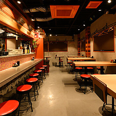 30名様から50名様までの団体様で、店舗の貸切が可能です。会社宴会や大人数での集まりに最適です。お気軽にご相談ください。