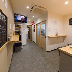 立ち飲み席も完備しております♪ネット予約できない場合でも電話予約は受付ておりますので、まずは気軽にお問い合わせください！（06-6777-4332）