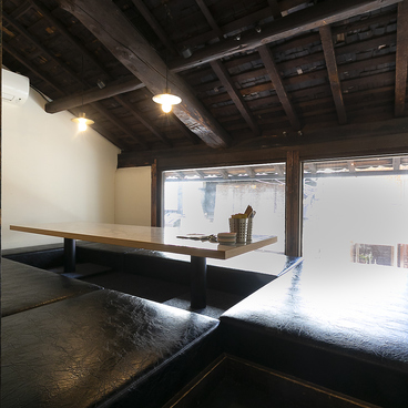 鉄板と煮込み どんぴしゃ 烏丸の雰囲気1