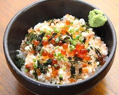 サーモンとたたき長芋のぶっかけ丼