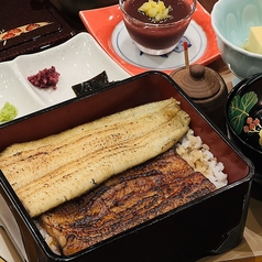 白黒特選 (白焼き1/2本、かば焼き1/2本)