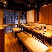 各テーブルには、排気ダクトが完備されておりますので、煙や臭いが気になりません。