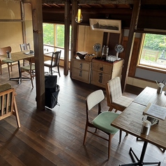 【2階席】お一人様からご案内しております。ごゆっくりお寛ぎくださいませ。